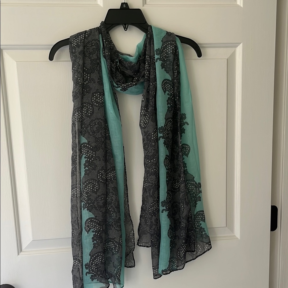 Do Everything in Love Gray and Green Scarf Wrap
